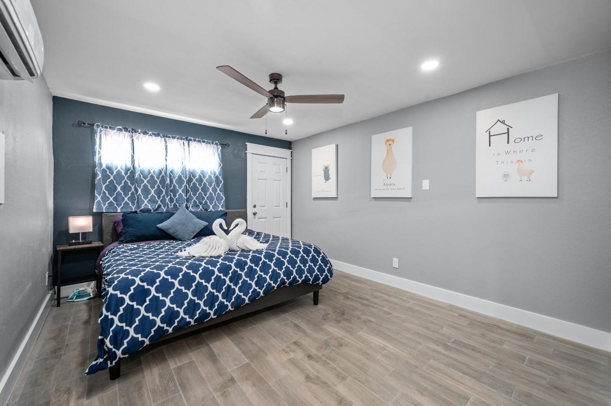 Comfortable 2Br Uptown Escape With Free Park Houston Exterior photo